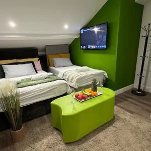 Southgate Luxury Apartment Elland